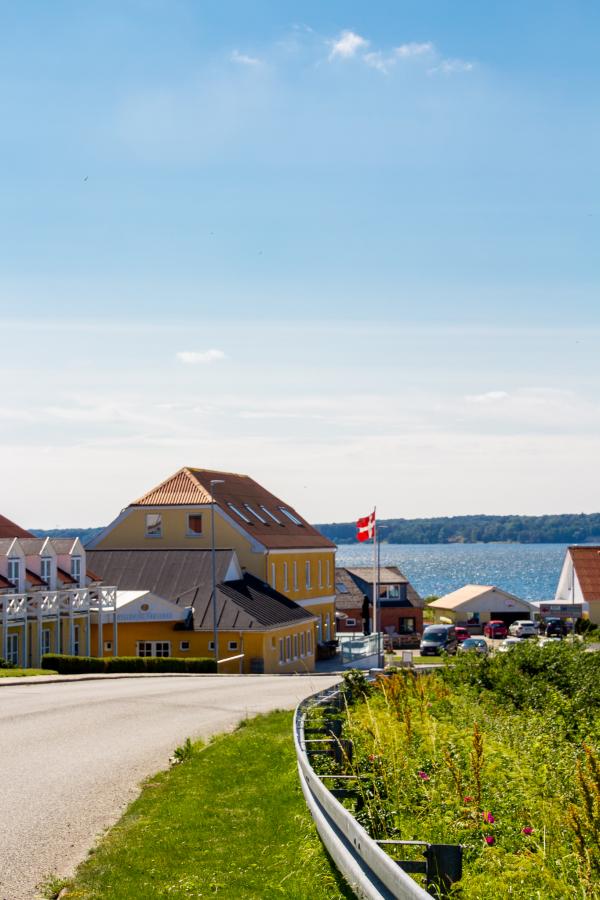 Hvalpsund Færgekro