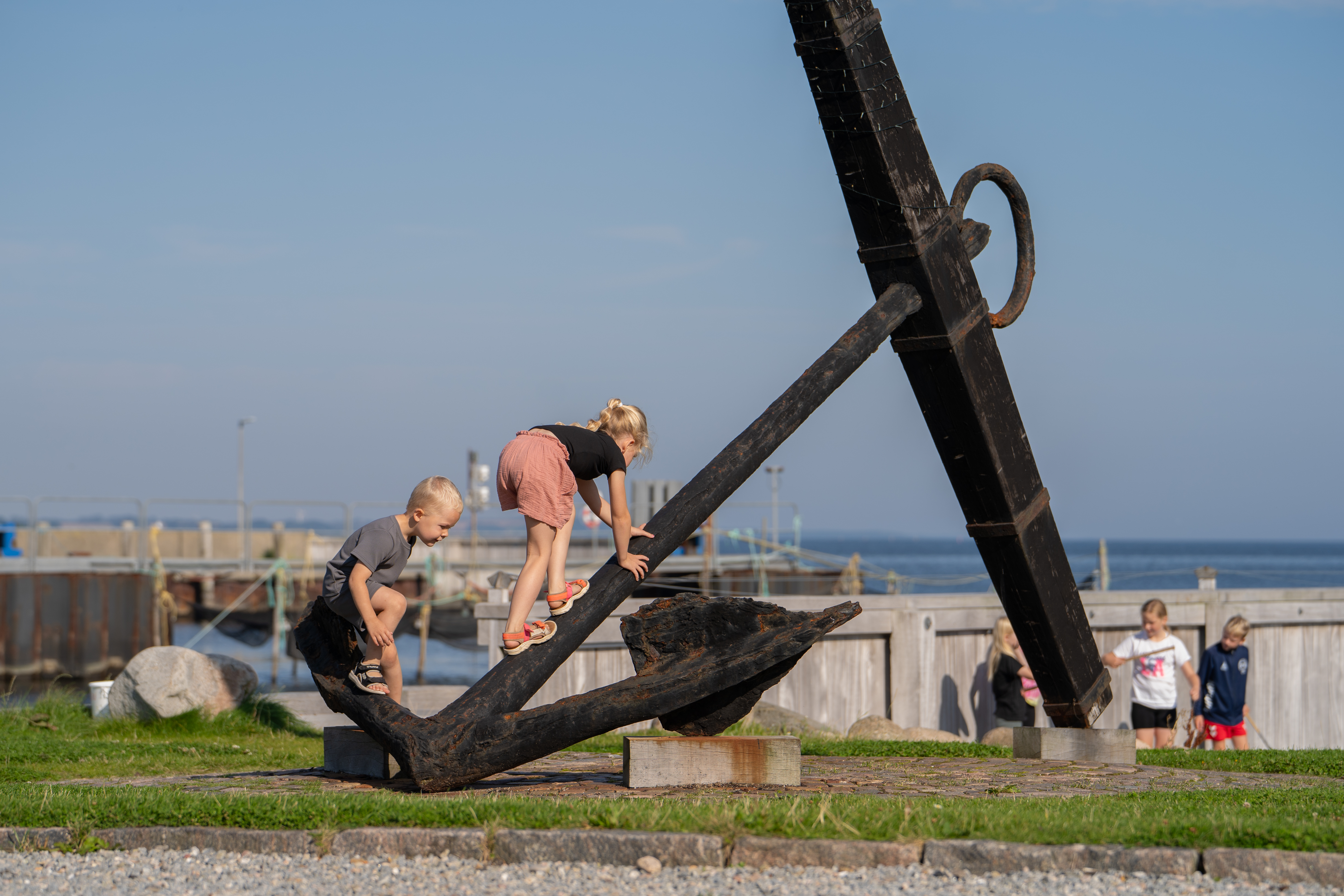 Hvalpsund børn på Anker